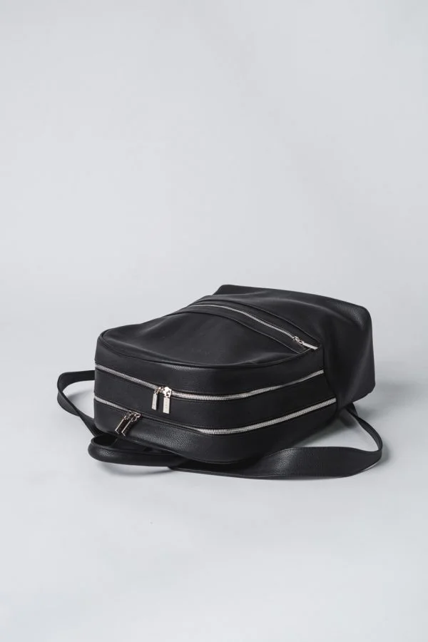 Plecak - skórzany plecak na laptopa - czarny