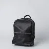 Plecak - skórzany plecak na laptopa - czarny