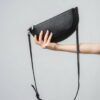 BETTER HALF BAG - skórzana torebka na telefon - czarna